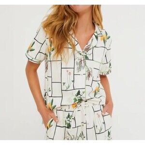 Tuckernuck Women Medium Fresher Buds Pajama Top  Button Down Shirt Floral Sleep